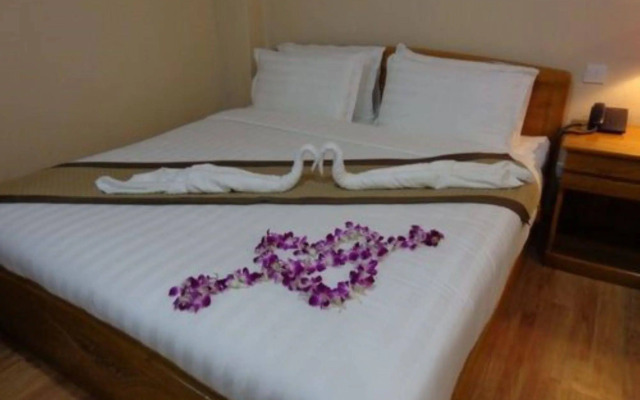 Royal Khattar Hotel