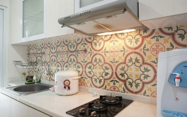 Cozy And Functional 1br Green Pramuka Apartment