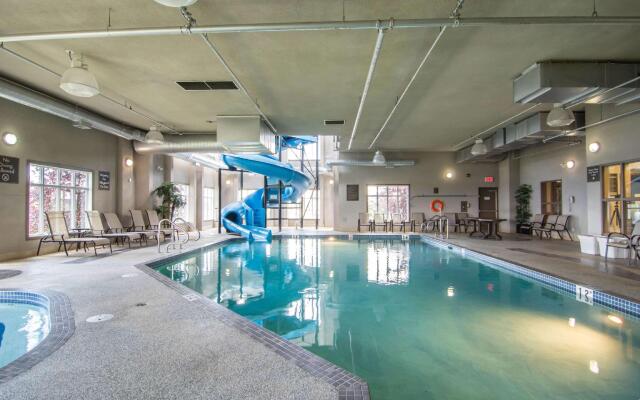 Comfort Inn & Suites