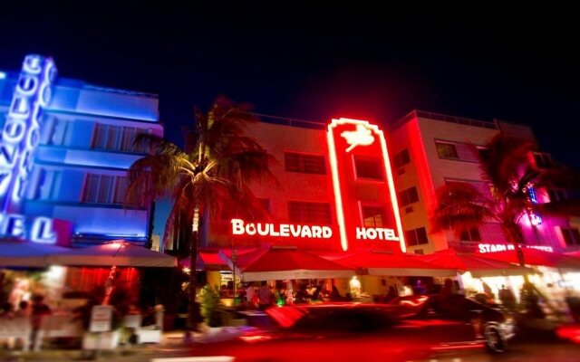 Boulevard Hotel