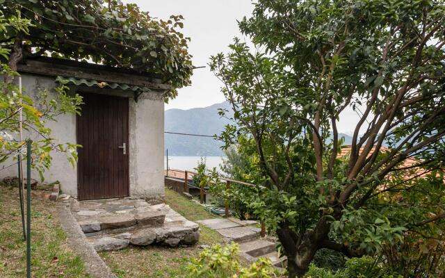 Holiday Home for 4 People in Aquaseria