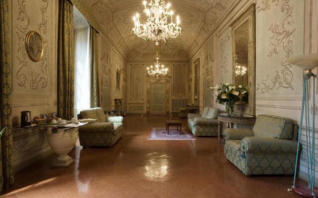 All Suites Palazzo Magnani Feroni