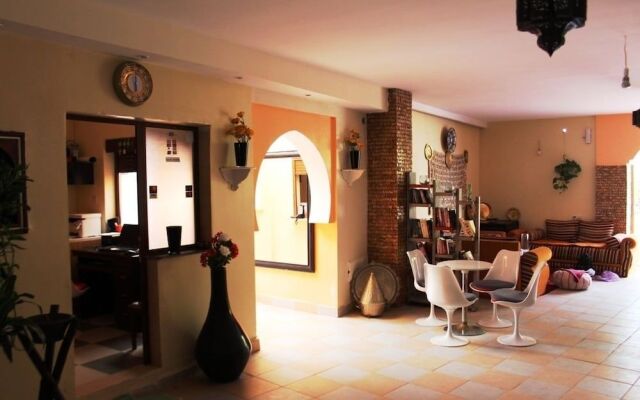Palm Auberge