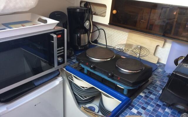 Voilier A Quai Gruissan