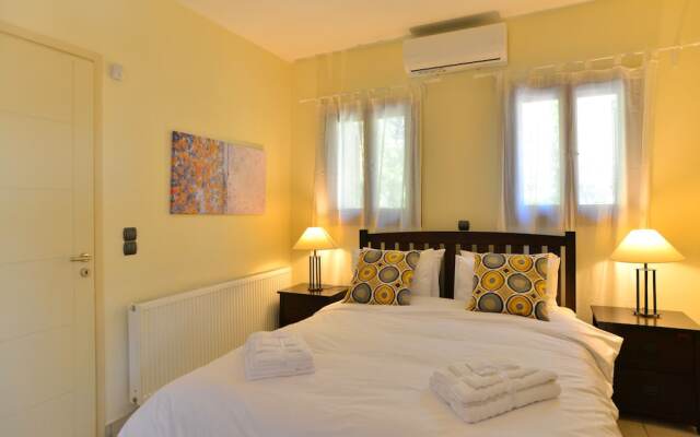 Pyrgos Ralli Estate Apartments & Suites