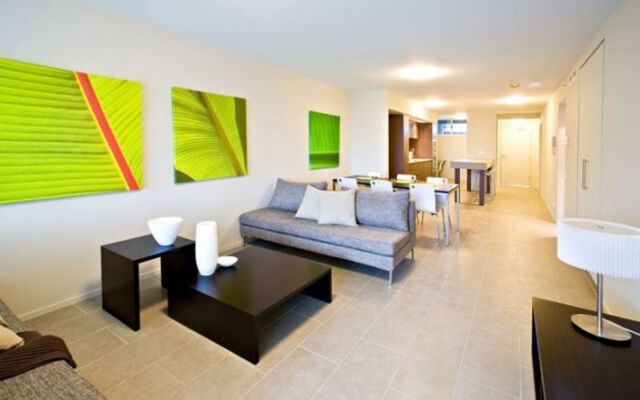 Lanai Riverside Apartments