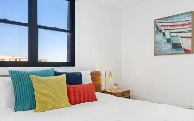 Waterside Flat With Garage and Easy Beach Access