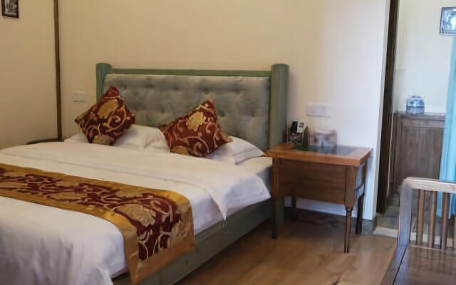 7076 Boutique Inn
