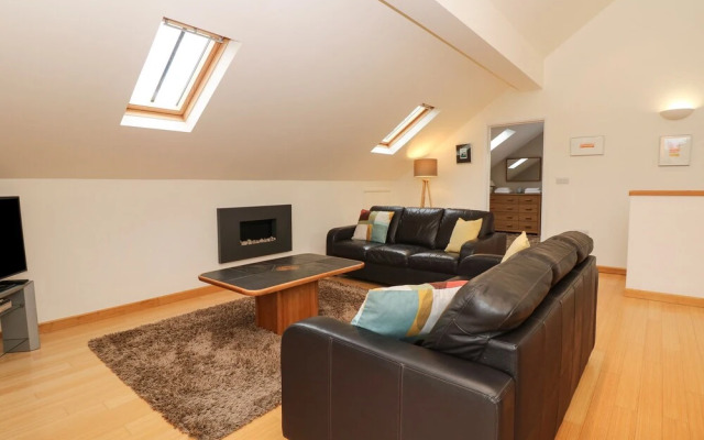 Cholwell Barn Apartment