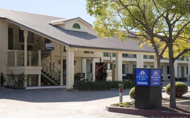 Americas Best Value Inn  Suites Wine Country