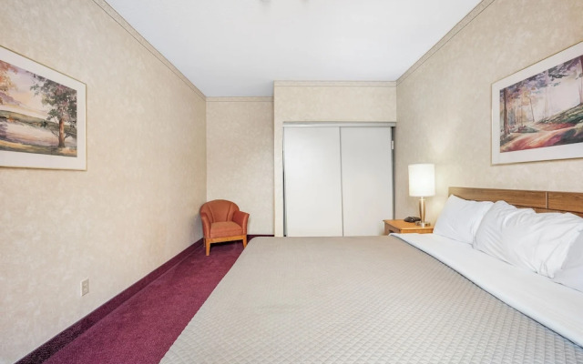 Royal Inn and Suites at Guelph