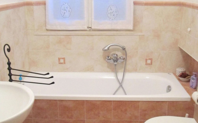 Cozy Holiday Home in Lerici near Sea