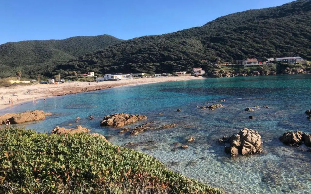 Flat with panoramic view of the Gulf of Ajaccio.