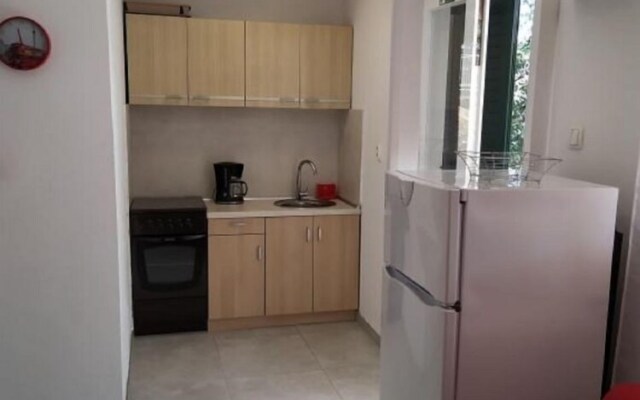 Vlasta - Near sea - H