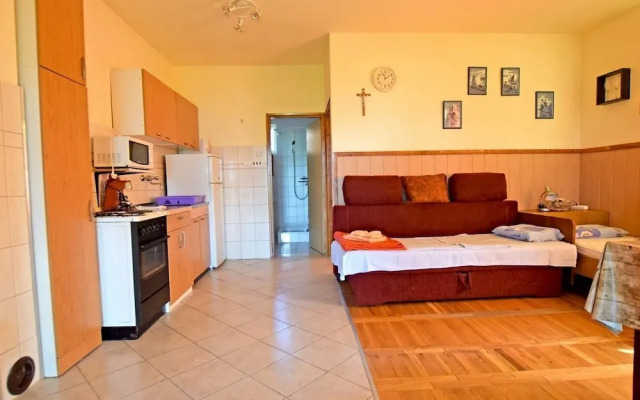 Mari - 30m From the sea - A3