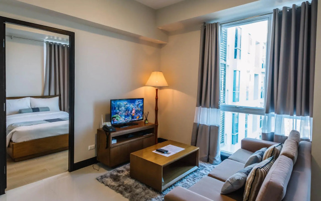 CSuites at 8 Newtown Residences