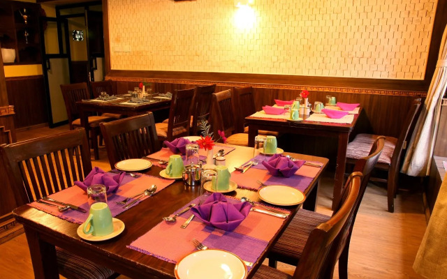 Mountain Lodges of Nepal - Monjo