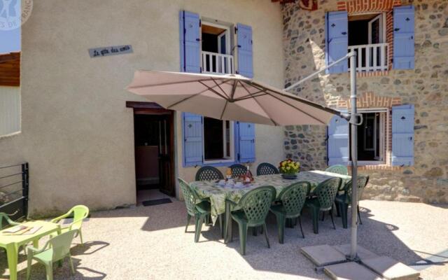 Gîte Saint-Romain-d'Urfé, 5 pièces, 9 personnes - FR-1-496-36