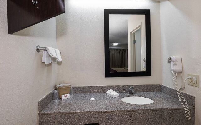 Red Roof Inn Cincinnati East - Beechmont