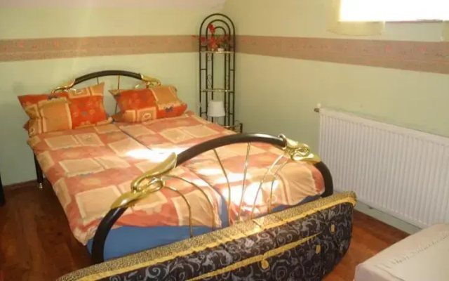 Hotelik Za Murem
