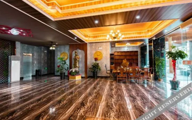 西双版纳景洪隆泰花园酒店(告庄星光夜市店)