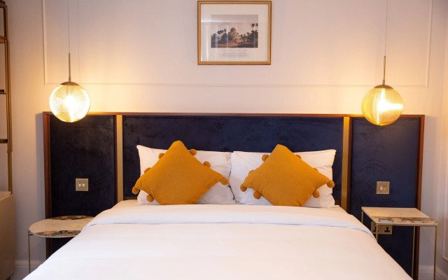 Three Falcons Hotel
