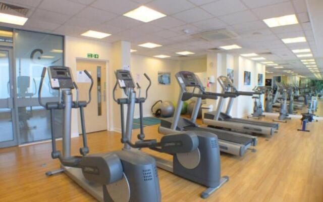 LUXURY APARTMENT, SAUNA, GYM, 24hrs Concierge
