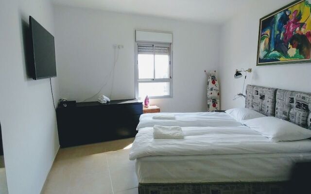 Jaffa's Penthouse Hostel