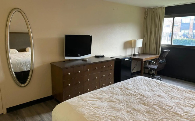 Quality Inn Rochester Airport