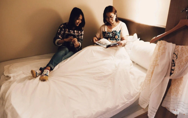 Adler Hostel