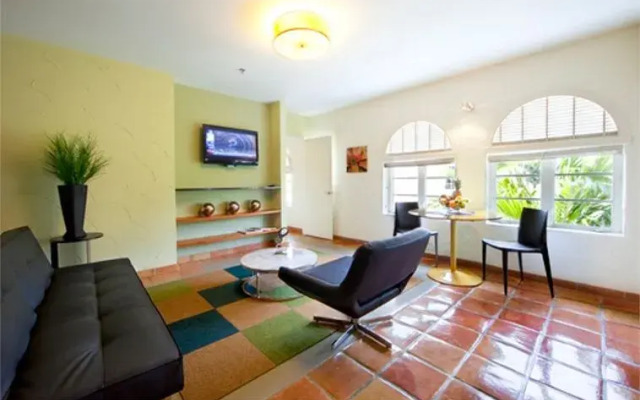 Espanola Way Suites