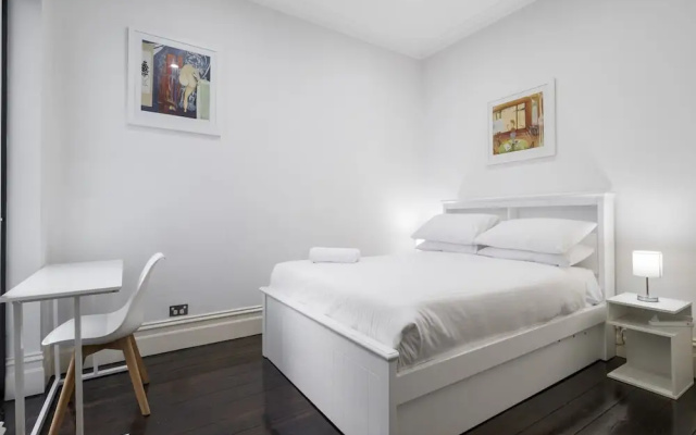 Stylish 2BR House, Walk to Parks & Cafes – Guest Rooms – Melbourne