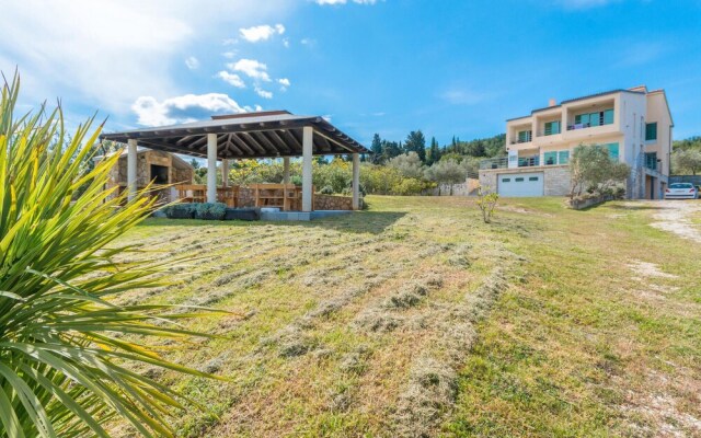 Stunning Apartment in Banj With Wifi and 2 Bedrooms