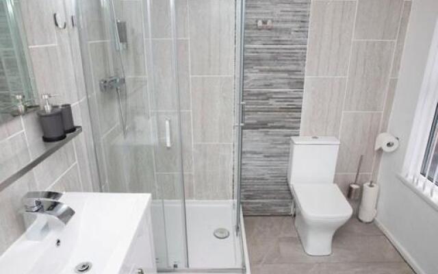 Sybil Townhouse Anfield Sleeps 15