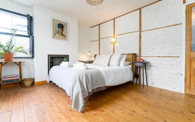 Host Stay Foundry Street Retreat