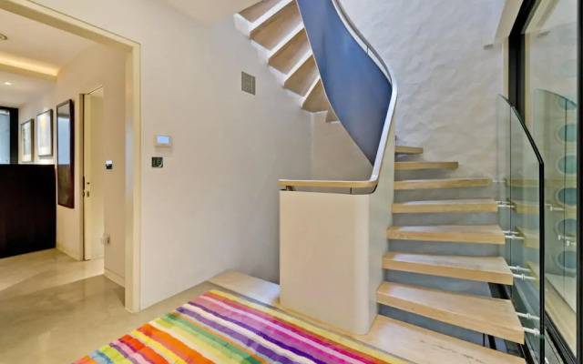 Amazing South Kensington Mews House by Underthedoormat