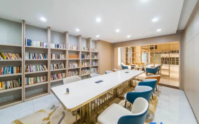 Starway Hotel (Wuhan Hanxi First Road Subway Station)