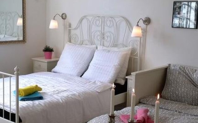 Qstay Bed & Breakfast