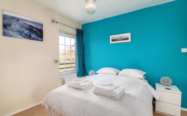 Cute 2BR Home Near Tower Bridge, 4 Guests