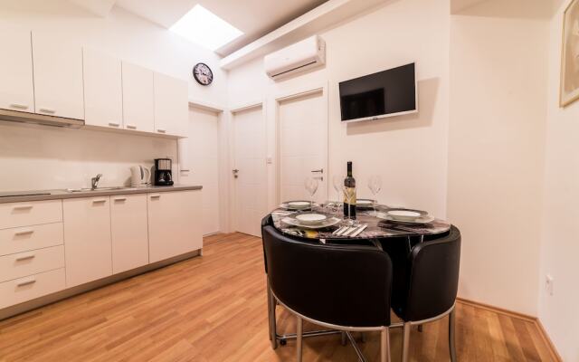 Center Of Zagreb F12 Apartments