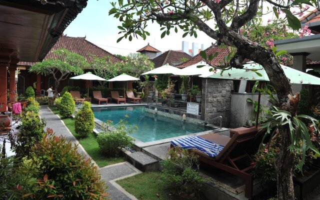 巴厘岛艾里潘泰萨努库苏马萨里6号酒店(Airy Pantai Sanur Kusuma Sari 6 Bali)