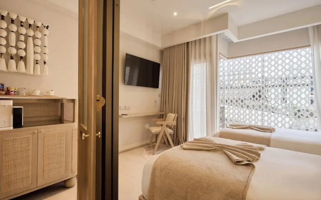 PE-LA Thapae Boutique Hotel