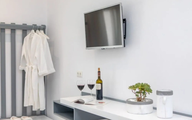 Crystal Mare Suites