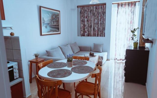 Sun Βy Τhe Sea 100m from the beach