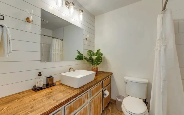 Pet-Friendly Lake Norman Retreat