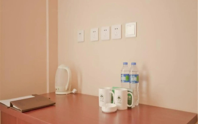 GreenTree Inn Liaoning Dalian Railway Station South Shengli Square Express Hotel