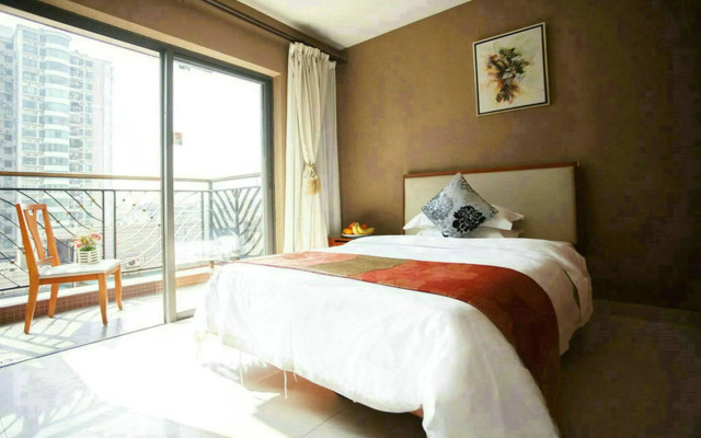 Guangzhou Peace World Apartment