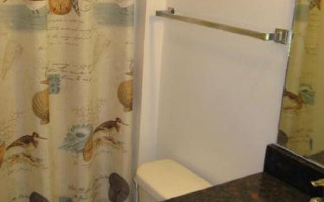 Put-in-Bay Poolview Condo #8