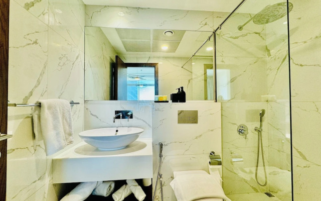 Venduras -Bright Studio Hameni Tower JVC