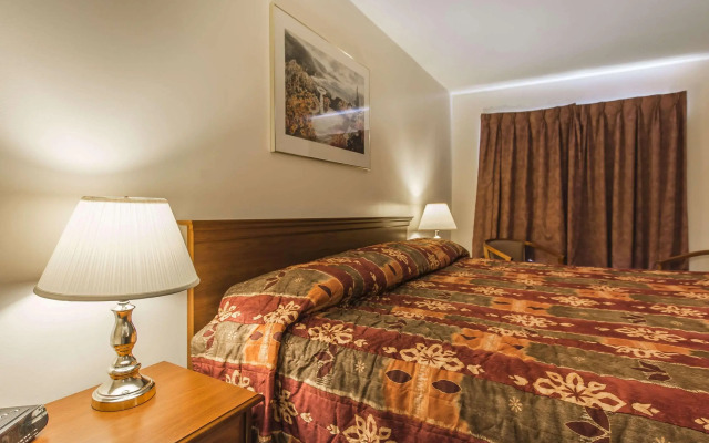 Econo Lodge & Suites Saint John